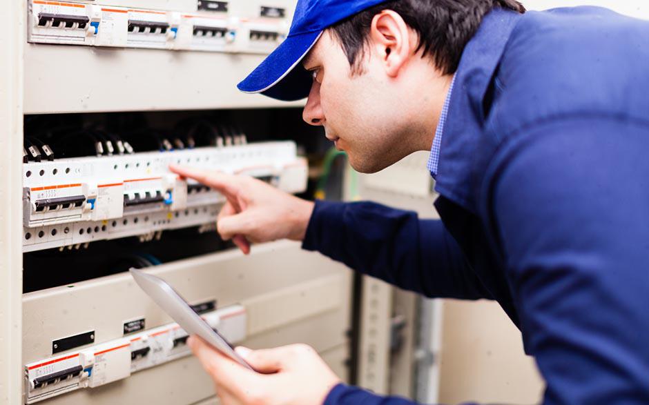 taux horaire électricien Les Lilas